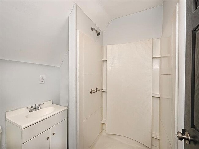 Building Photo - Stately Luxury Living in Schenley Heights ...