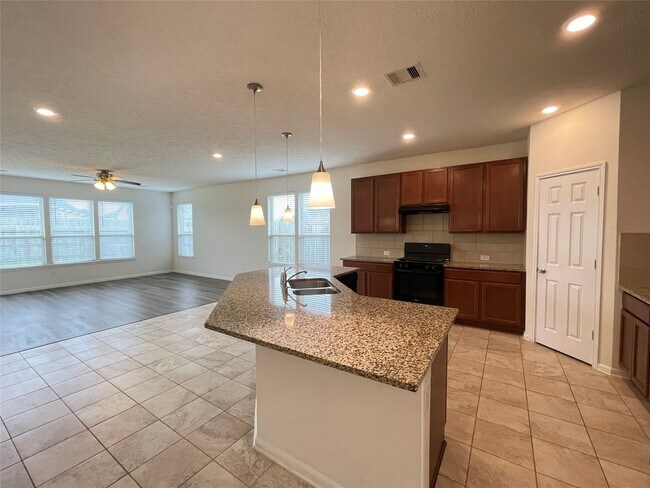Building Photo - 28519 Willow Orchard Ln