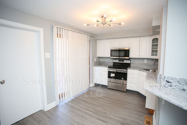 Building Photo - 220 S Church St