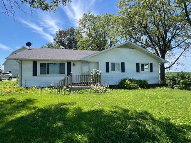 Building Photo - Rent; 3 bed acreage property