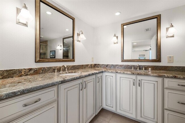 Building Photo - 9425 Blind Pass Rd