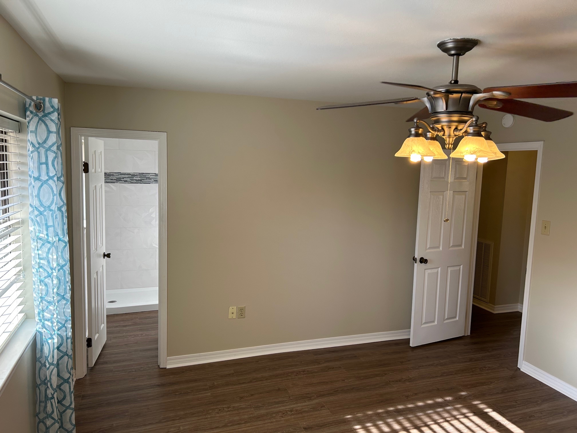 Master Bedroom - 2856 Woodbrook Dr