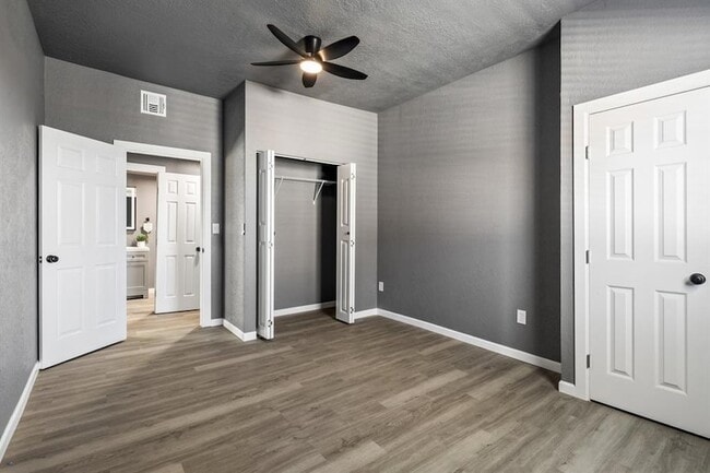 Building Photo - 1320 W Frisco St