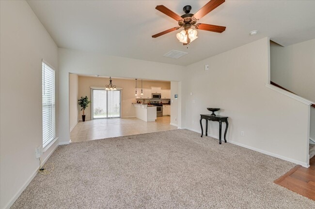 Building Photo - 880 Westlawn Dr