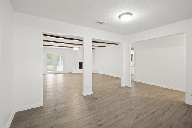 Building Photo - 24607 Green Moss Dr