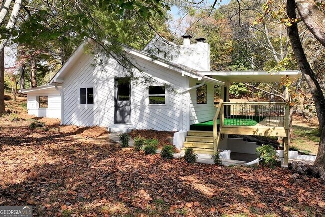 Building Photo - 75 Lake Dr