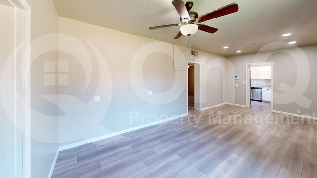 Building Photo - 3725 E Flower St