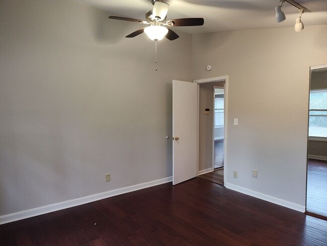 Building Photo - Move-in Ready duplex located in The Rockwell Park Community!