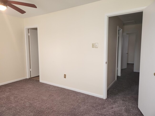 Building Photo - 8212 Londonderry Ct