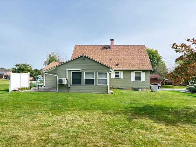 Building Photo - Spacious 3br Home for rent located in Whitehall, Echo Heights!