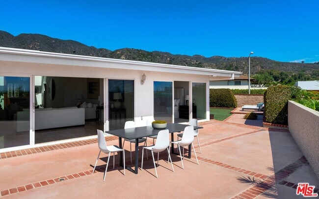 Building Photo - 18100 Wakecrest Dr