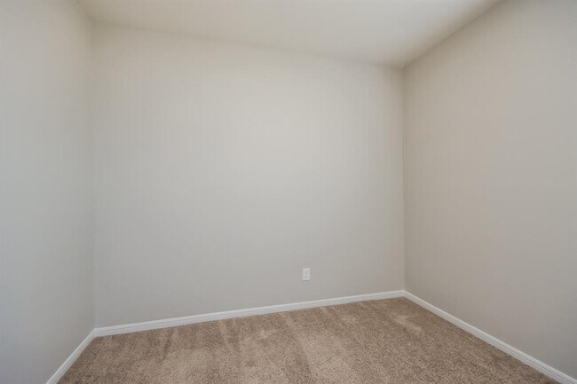 Building Photo - 25381 Cypress Bend Dr
