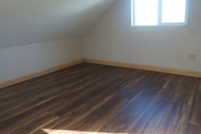 Building Photo - NE Portland updated one bedroom "Jewel"