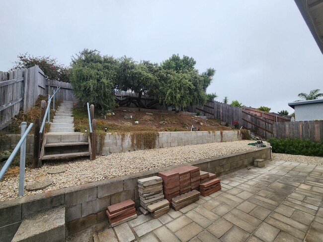 Building Photo - Adorable 2 Bed, 2 Bath Home in a 55+ Commu...