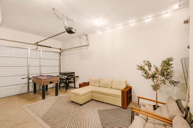 Building Photo - 3213 Grand Blvd