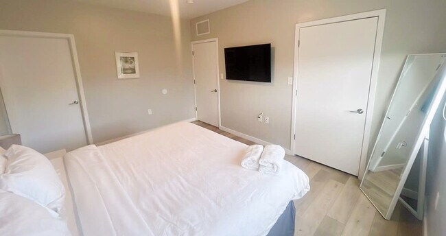 Building Photo - 171 NW 158th St