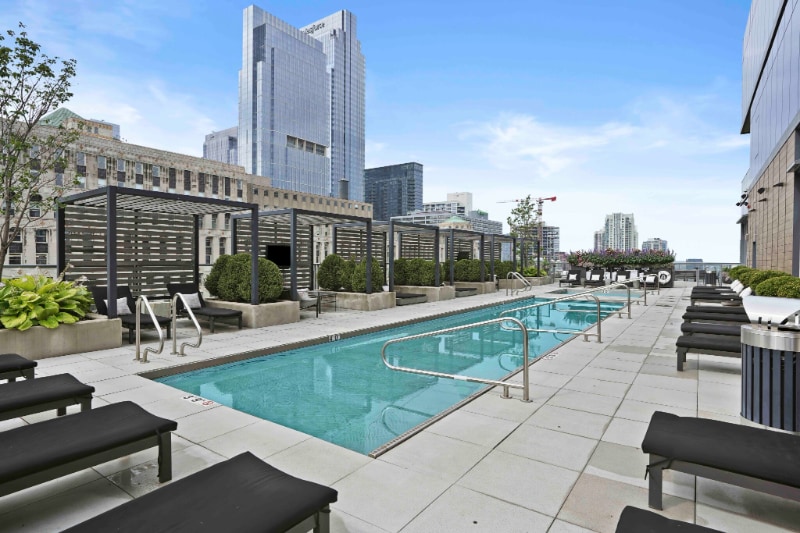 Building Photo - 213 W Hubbard St