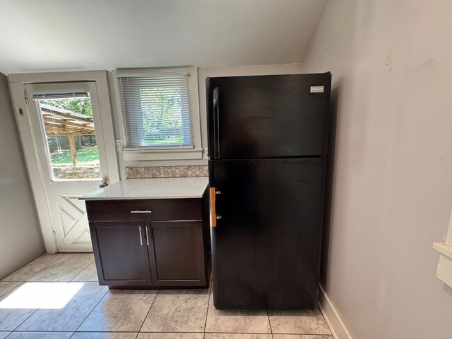 Building Photo - North AVL - Updated Spacious 2/2 Home