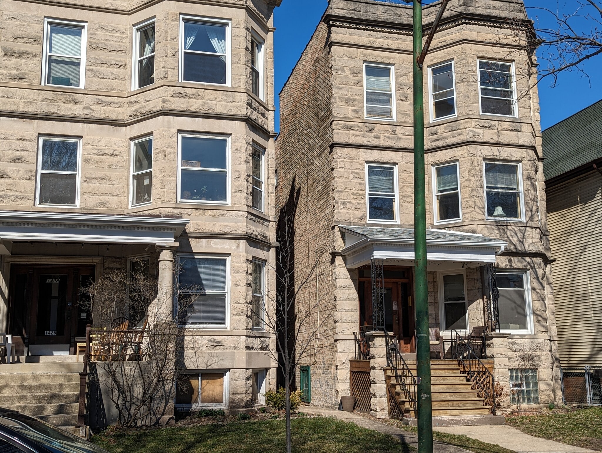 Building Photo - 1426 W Balmoral Ave