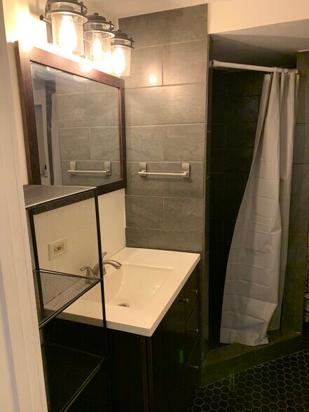 Building Photo - 2122 Kenilworth Ave