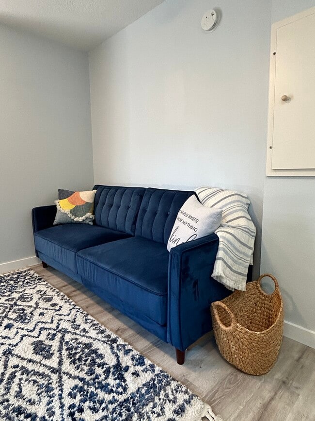 Building Photo - 3219 Roscoe Ave