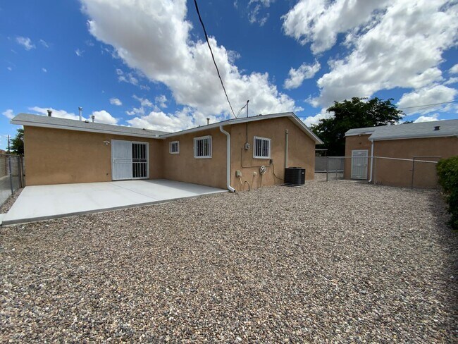 Building Photo - 4 Bedroom Single Story Home Available Near Tramway Blvd NE & Lomas Blvd NE!