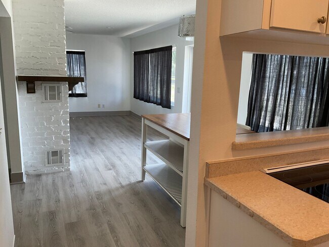 Building Photo - Lake view is quiet