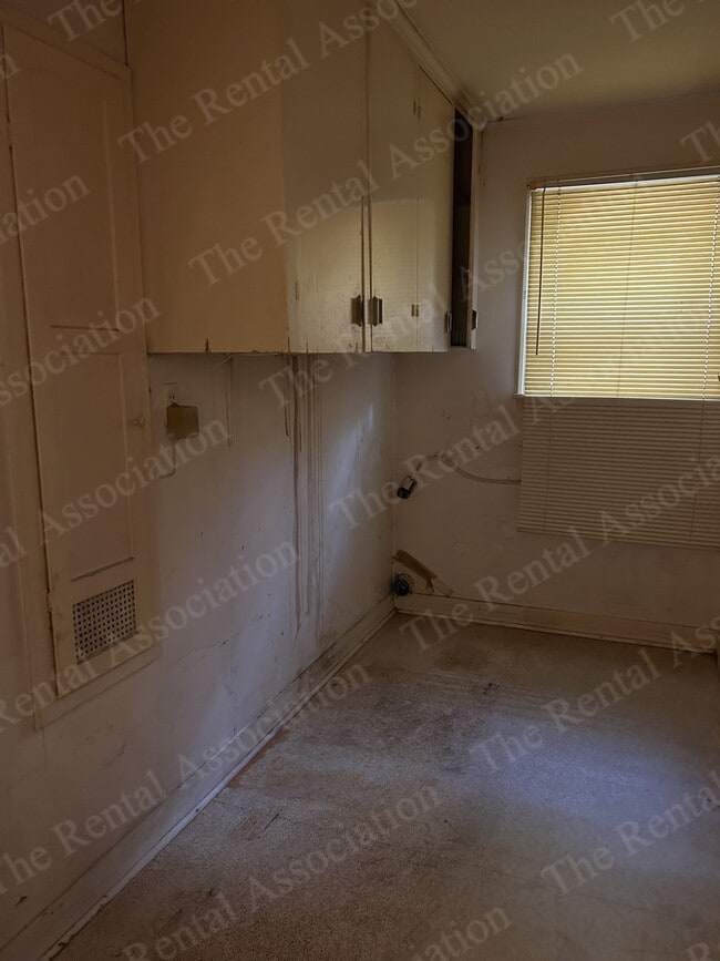 Building Photo - 3901 Blanks Street