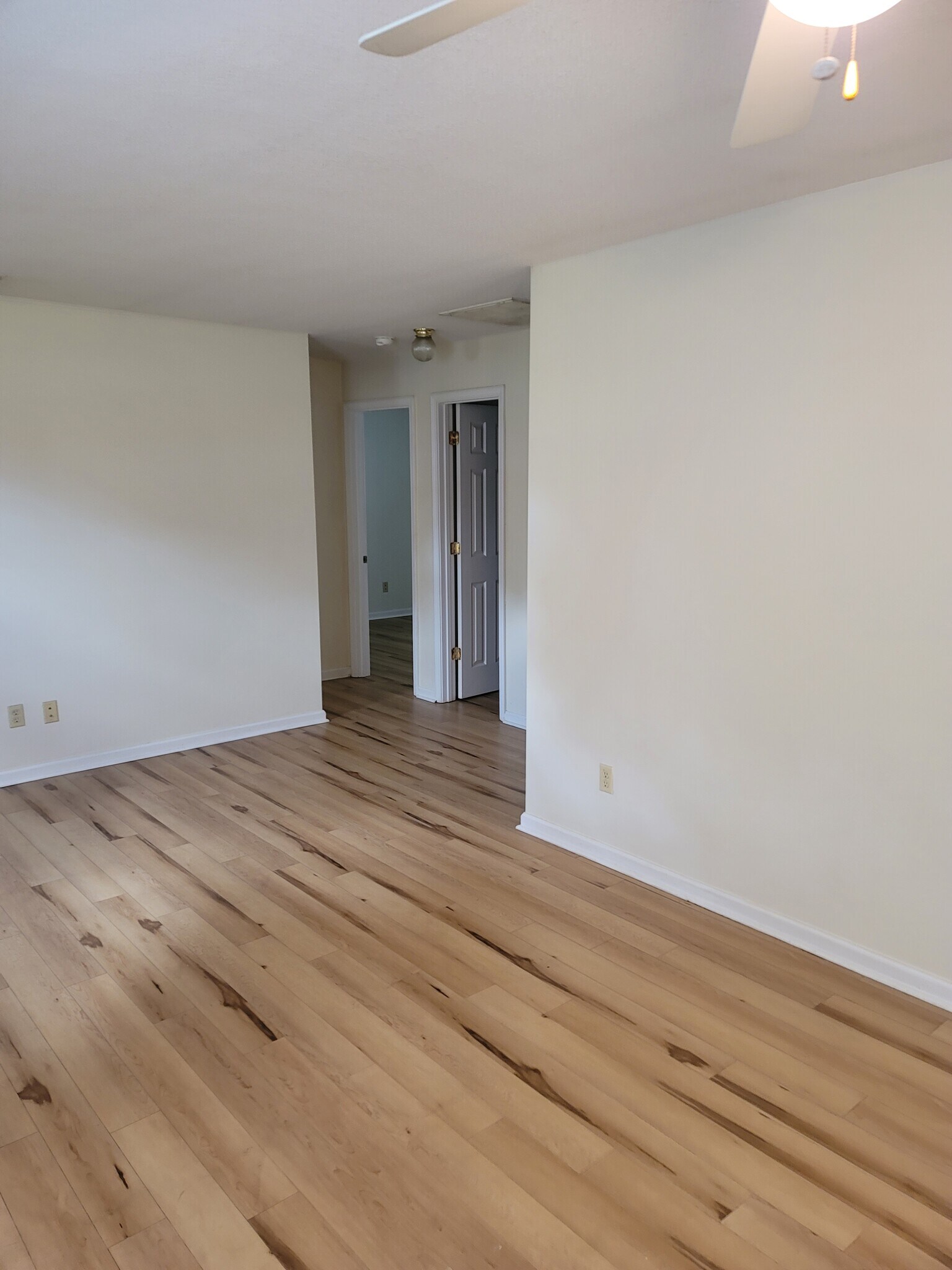 Building Photo - 346 Railroad Ave