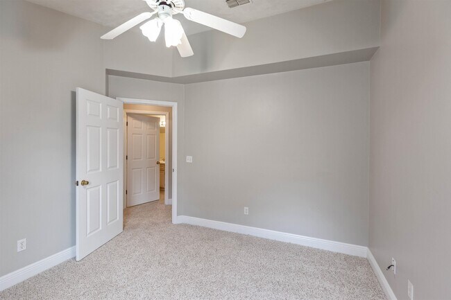 Building Photo - 7103 Shady Grove Way