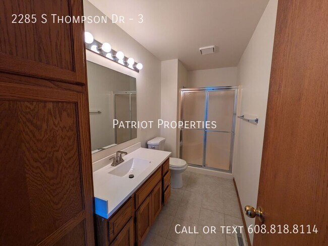Building Photo - 2285 S Thompson Dr