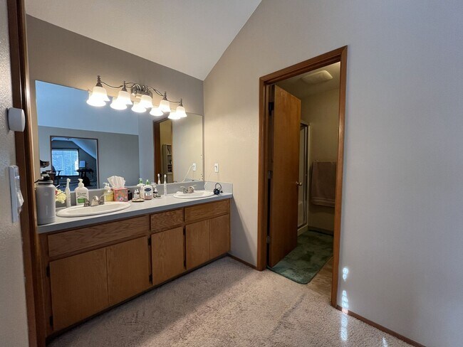 Building Photo - Light-Filled Three Bedroom Home with Private Bonus Space and Outdoor Living