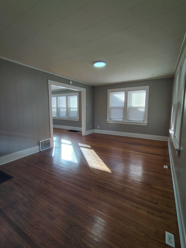 Building Photo - 1607 N Church St