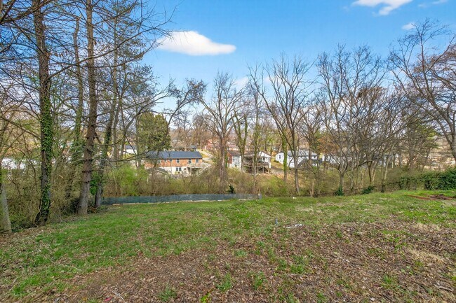 Building Photo - 340 Binkley Dr
