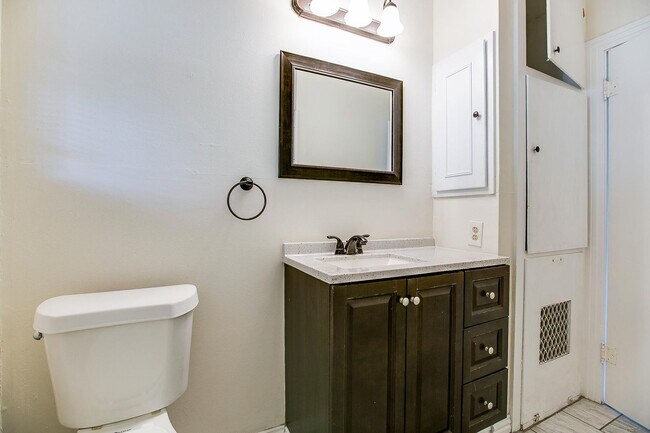 Building Photo - Very nice 3 bedroom home in Santa Rita AVAILABLE NOW!
