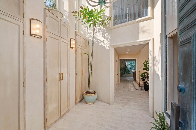 Building Photo - 9213 Warbler Way