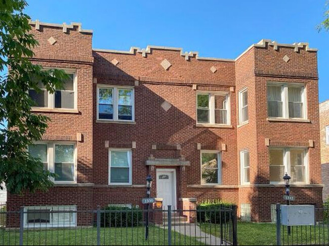 Primary Photo - 1332 E 72nd Pl