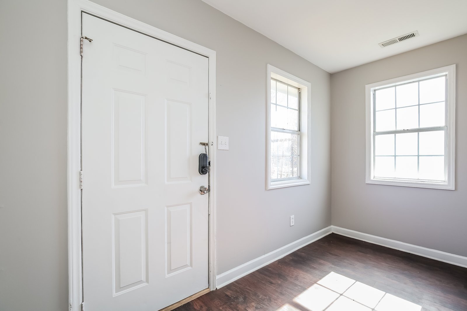 Building Photo - 802 Abington Dr