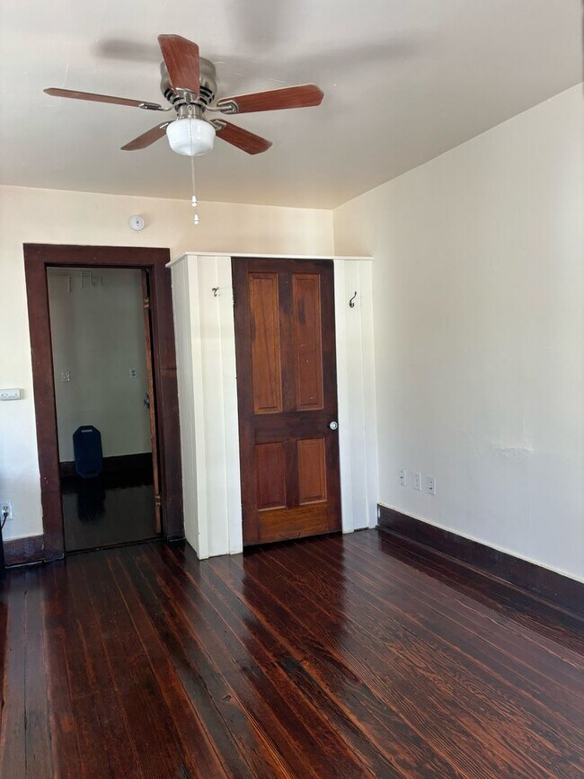 Building Photo - 103 Ruxton Ave