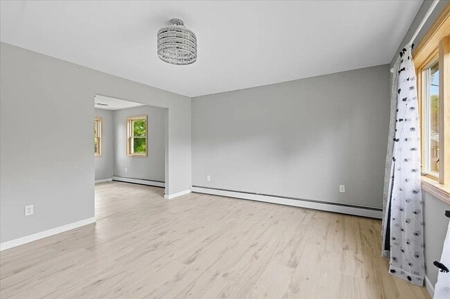 Building Photo - Beautifully Maintained Single-Family Home With Flexible, Multi-Area Layout