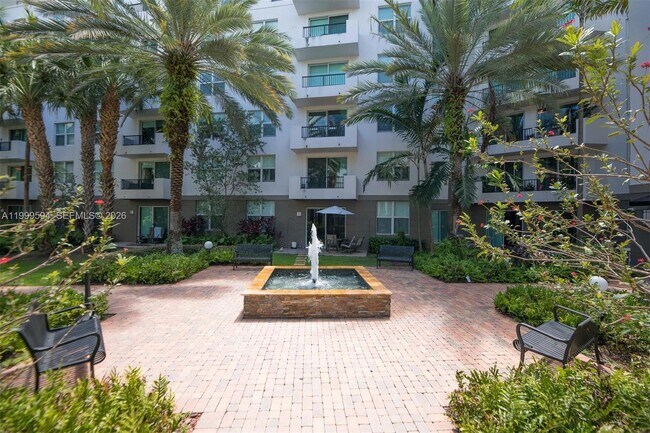 Building Photo - 2401 NE 65th St