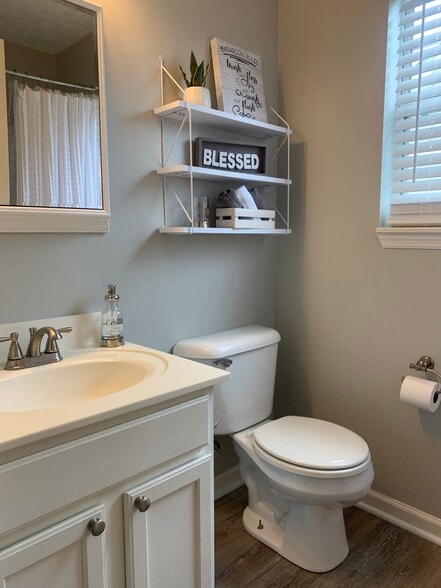 Guest Bathroom - 9027 Tarrington Ln