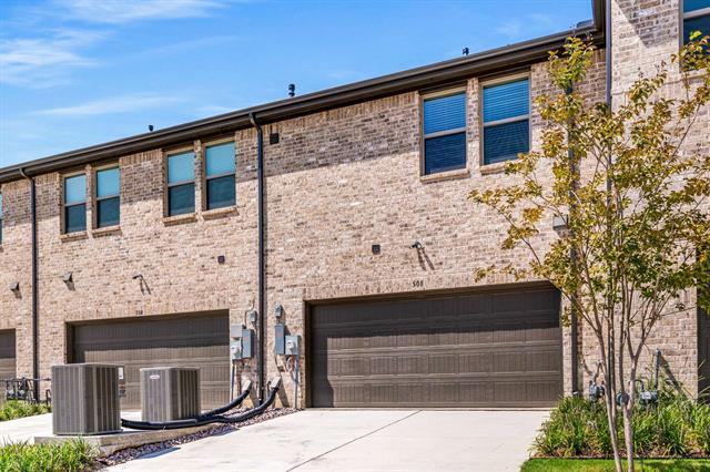 Building Photo - 508 Parkside Dr