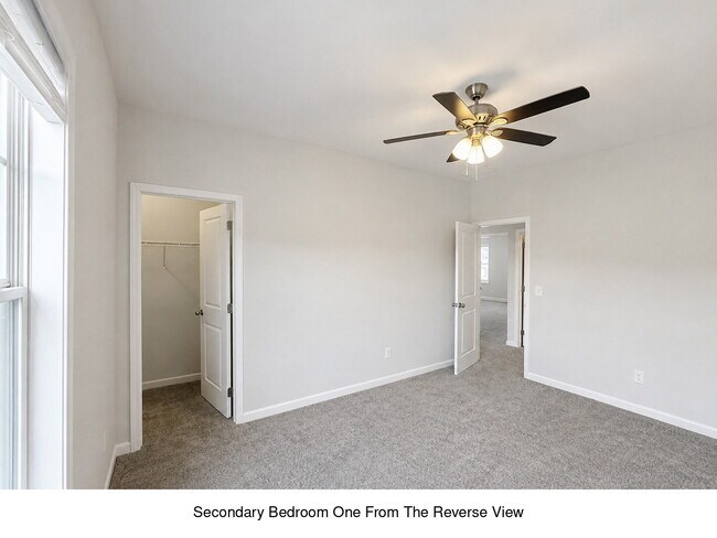 Building Photo - Spacious 4BR/3BA Home with First Floor Suite &  Loft