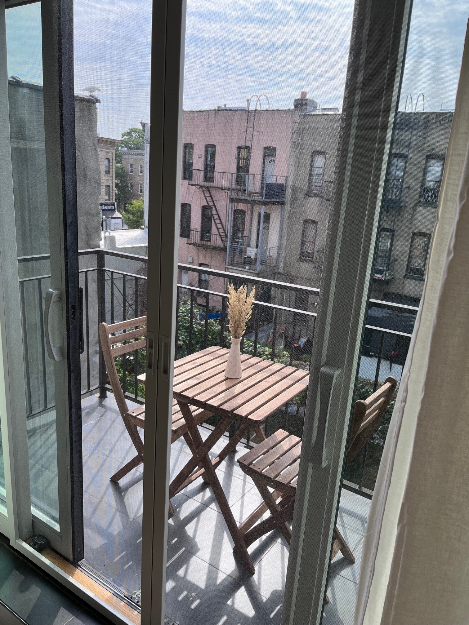 Building Photo - 1390 Putnam Ave