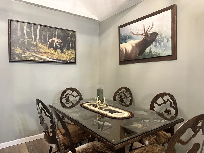 Building Photo - 938 W Apache Ln