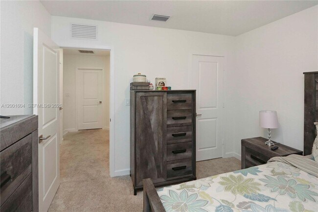 Building Photo - 2432 SE 10th St