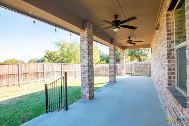 Building Photo - 5201 Cicero Dr