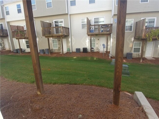 Building Photo - 2214 Landing Walk Dr