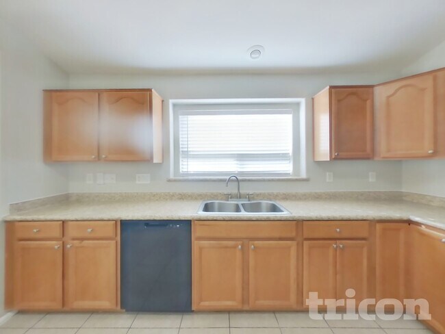 Building Photo - 2111 S 160th Ln